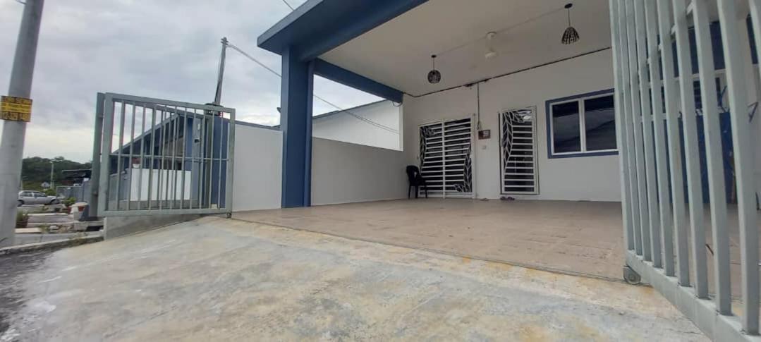 Homestay D'Mama Ifor Muslimi Tanjong Malim Kültér fotó