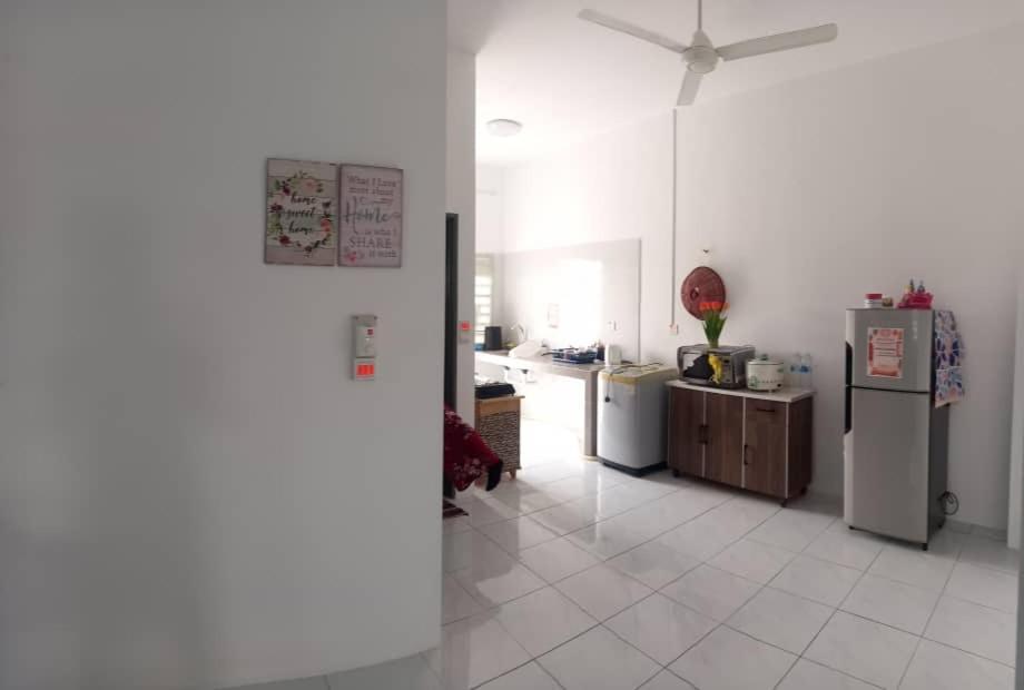 Homestay D'Mama Ifor Muslimi Tanjong Malim Kültér fotó